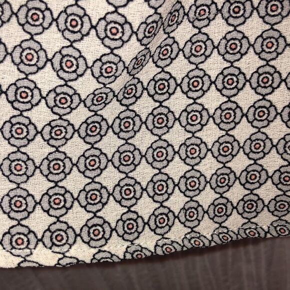 Max Studio S Medallion Print Long Sleeve Pullover 3 Button Front V-Neck Blouse - Picture 7 of 16